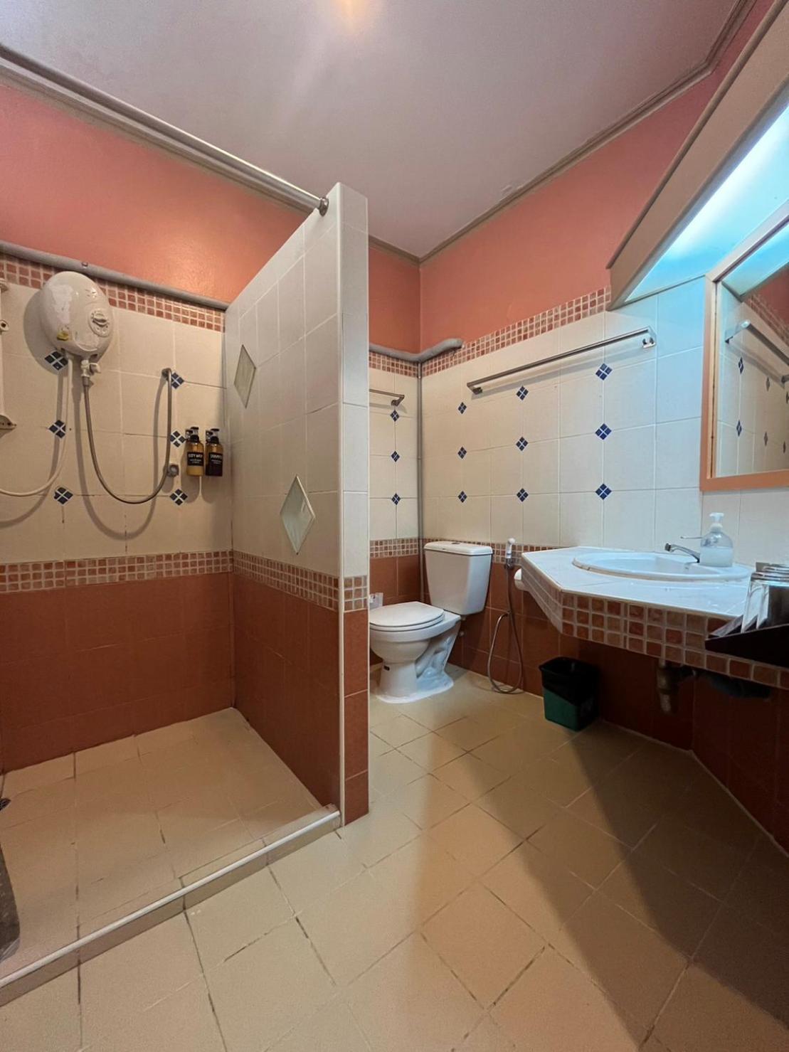 พญาไม้รีสอร์ท Hotel บ้านหนองน้ำขุ่น ภายนอก รูปภาพ