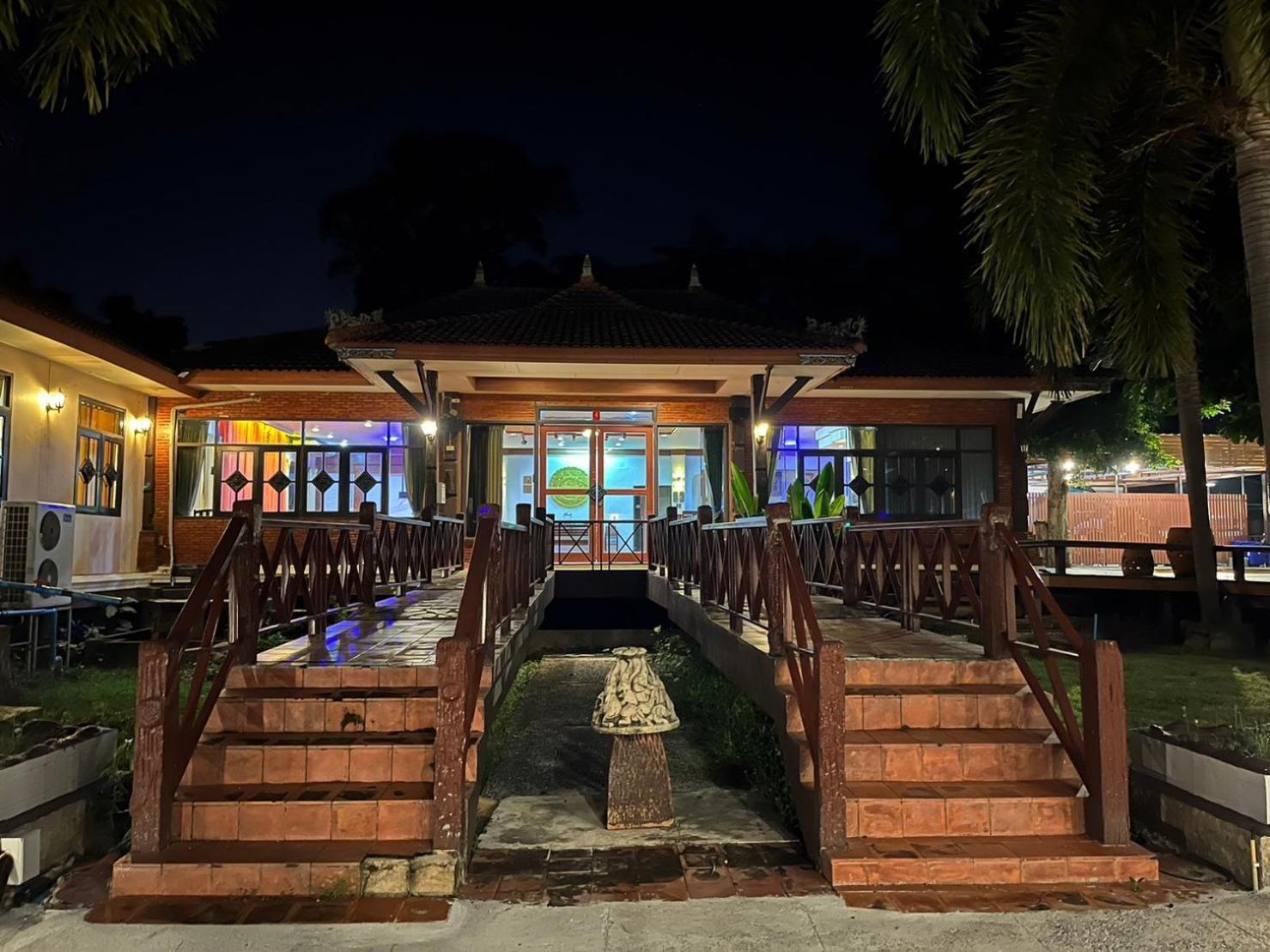 พญาไม้รีสอร์ท Hotel บ้านหนองน้ำขุ่น ภายนอก รูปภาพ